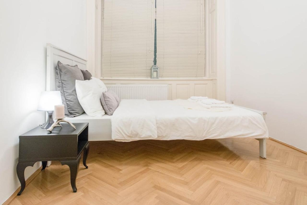 Bourgeois Elegance In The Heart Of Budapešť Exteriér fotografie