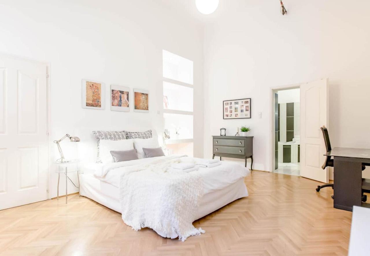 Bourgeois Elegance In The Heart Of Budapešť Exteriér fotografie